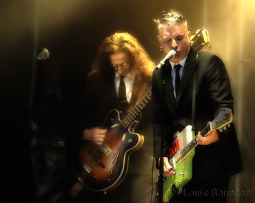 Stéphane Sanseverino est de retour avec Les Faux Talbins, un nouveau chapitre de ses aventures musicales qui avaient commencé avec Le Tango des Gens en 2001. Un an après l'édition de son deuxième album live, le Français d'origine napolitaine est donc retourné en studio pour enregistrer un lot important de titres - 17 d'entre eux ont été retenus ici - dans le but de prouver qu'il n'est pas uniquement un artiste attiré par le jazz manouche.