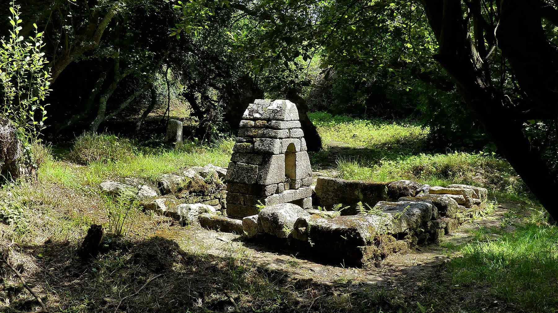 Fontaine de Sain-Winoc à Plouhinec